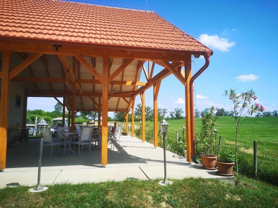 Tomajor Vendeghazak Daire Tiszaeszlar Dış mekan fotoğraf